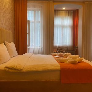 Aura Hotel